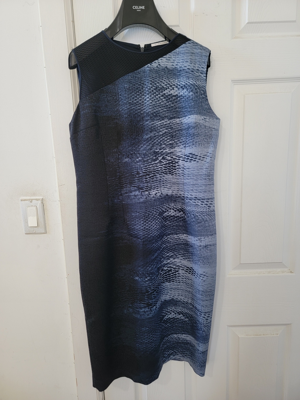 T Tahari Sleeveless Blue Gradient Sheath Dress